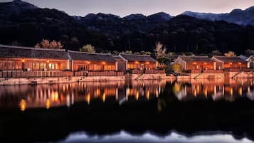 Superior Double Room | Minibar, in-room safe, individually decorated, desk