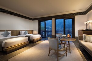 Comfort Twin Room | Minibar, in-room safe, individually decorated, desk