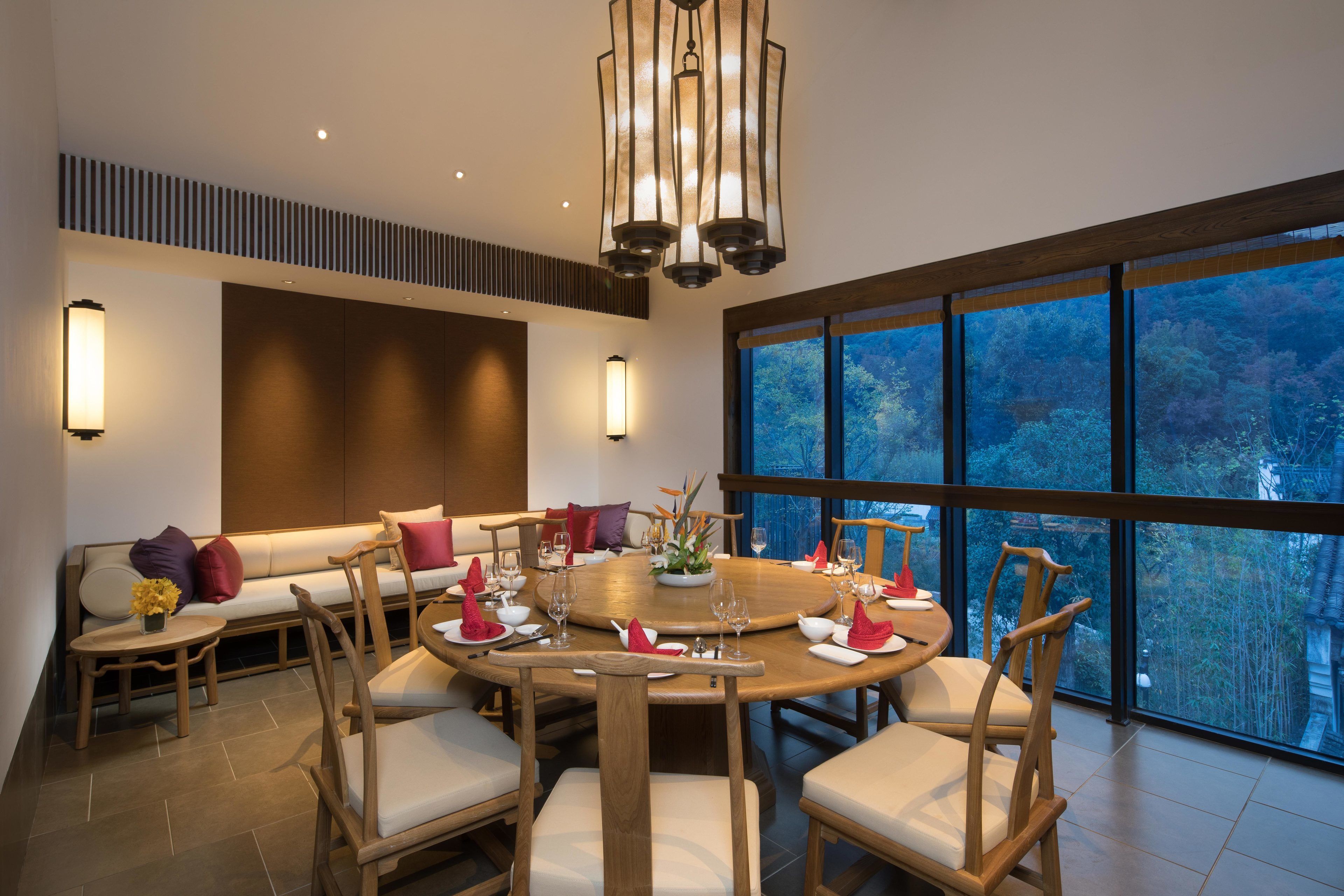 Breakfast, lunch and dinner served