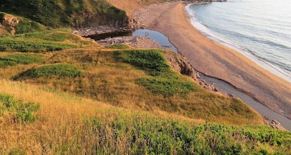 Cliff Waters Cottage, Private Entspannung am Meer, Pleasant Bay, NS
