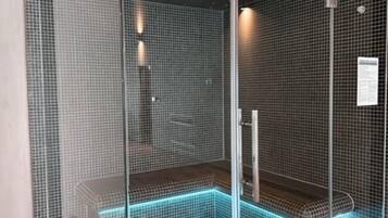 Couples treatment rooms, body treatments, body scrubs, facials