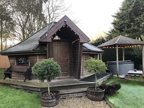 Ferienhütte, 1 Schlafzimmer (NO PETS) | Hochwertige Bettwaren, individuell eingerichtet, Bügeleisen/Bügelbrett