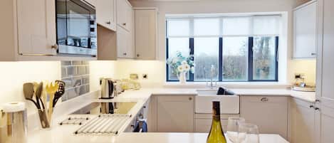 Fridge, microwave, dishwasher, toaster