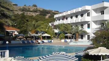 2 outdoor pools, pool umbrellas, sun loungers