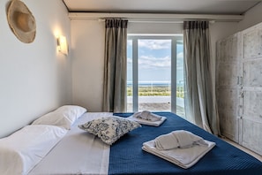 3 bedrooms, iron/ironing board, travel crib, free WiFi