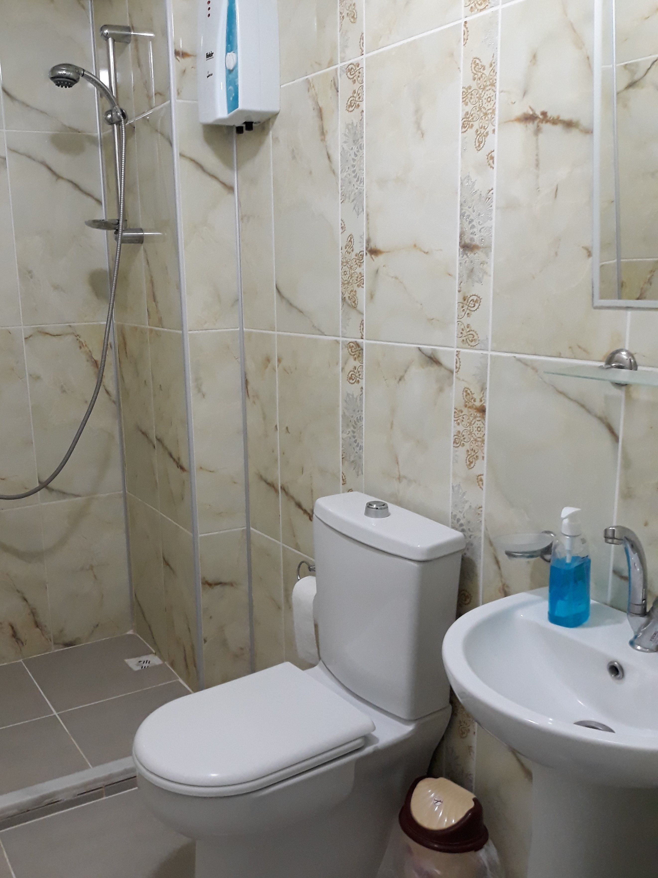 Căn hộ, 1 phòng ngủ | Phòng tắm | Buồng tắm vòi sen, đồ dùng nhà tắm miễn phí, máy sấy tóc 
