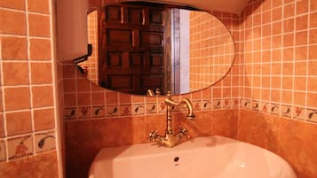 Double Room | Bathroom sink