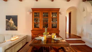 Luxury Villa | Living area | Flat-screen TV