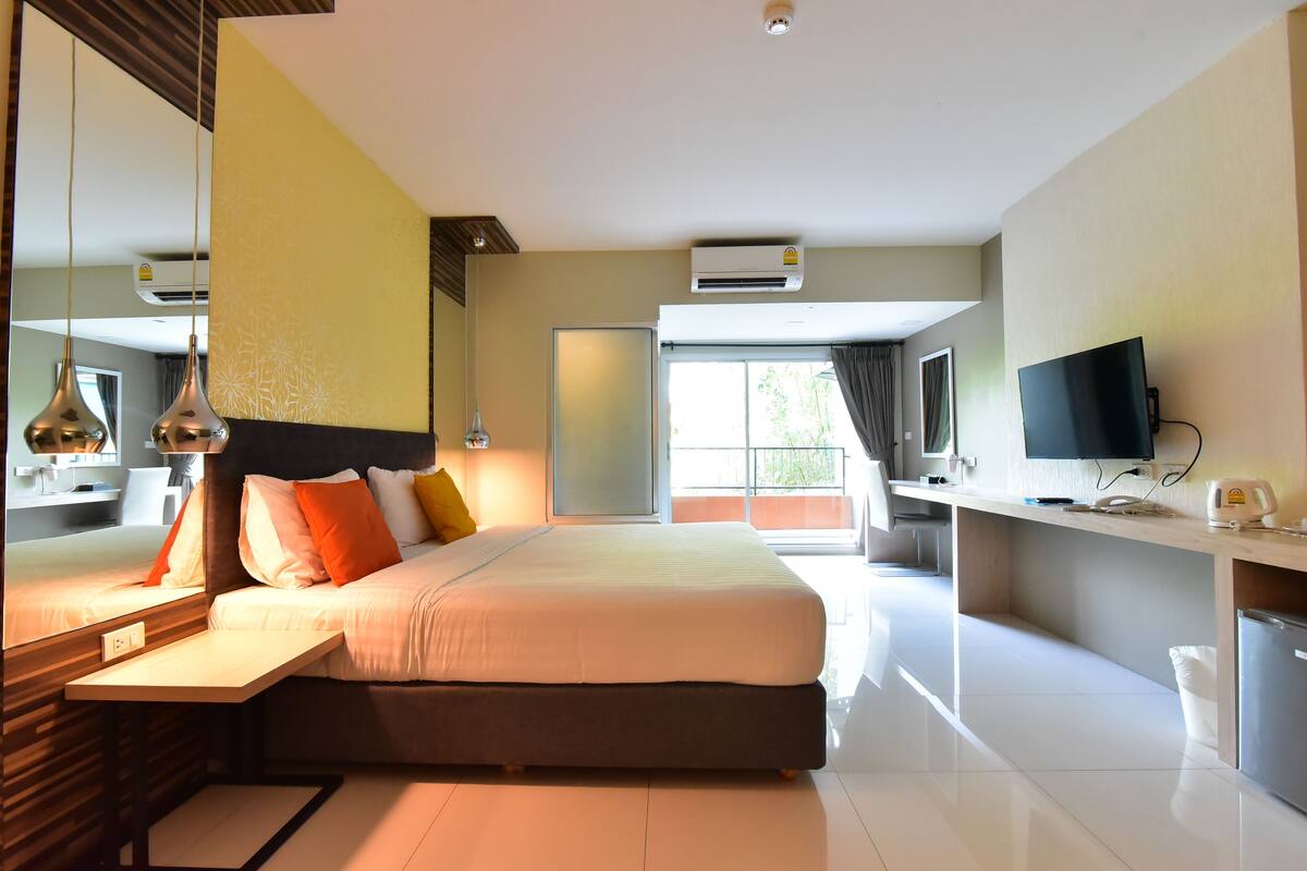 Superior Room, 1 Double Bed | Minibar (free items), WiFi (free)