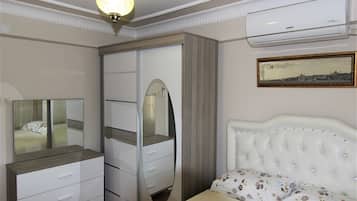Apartment, Balcony - Semi Basement | 1 bedroom, premium bedding, in-room safe, desk