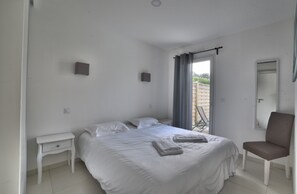4 bedrooms, iron/ironing board, free WiFi, bed sheets - Villa 4 by Avecoeur (Saint-Augustin)