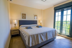 2 bedrooms, iron/ironing board, free WiFi, bed sheets - Prado Golf - Isla Canela Golf GPHG7P03 (Isla Canela)