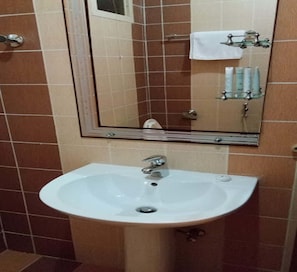 Bathroom - Almasah Altaj Aparthotel (Ha'il)