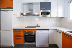 Fridge, microwave, oven, dishwasher