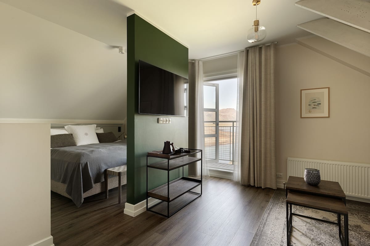 exclusive double room | 1 bedroom, desk, laptop workspace, blackout curtains