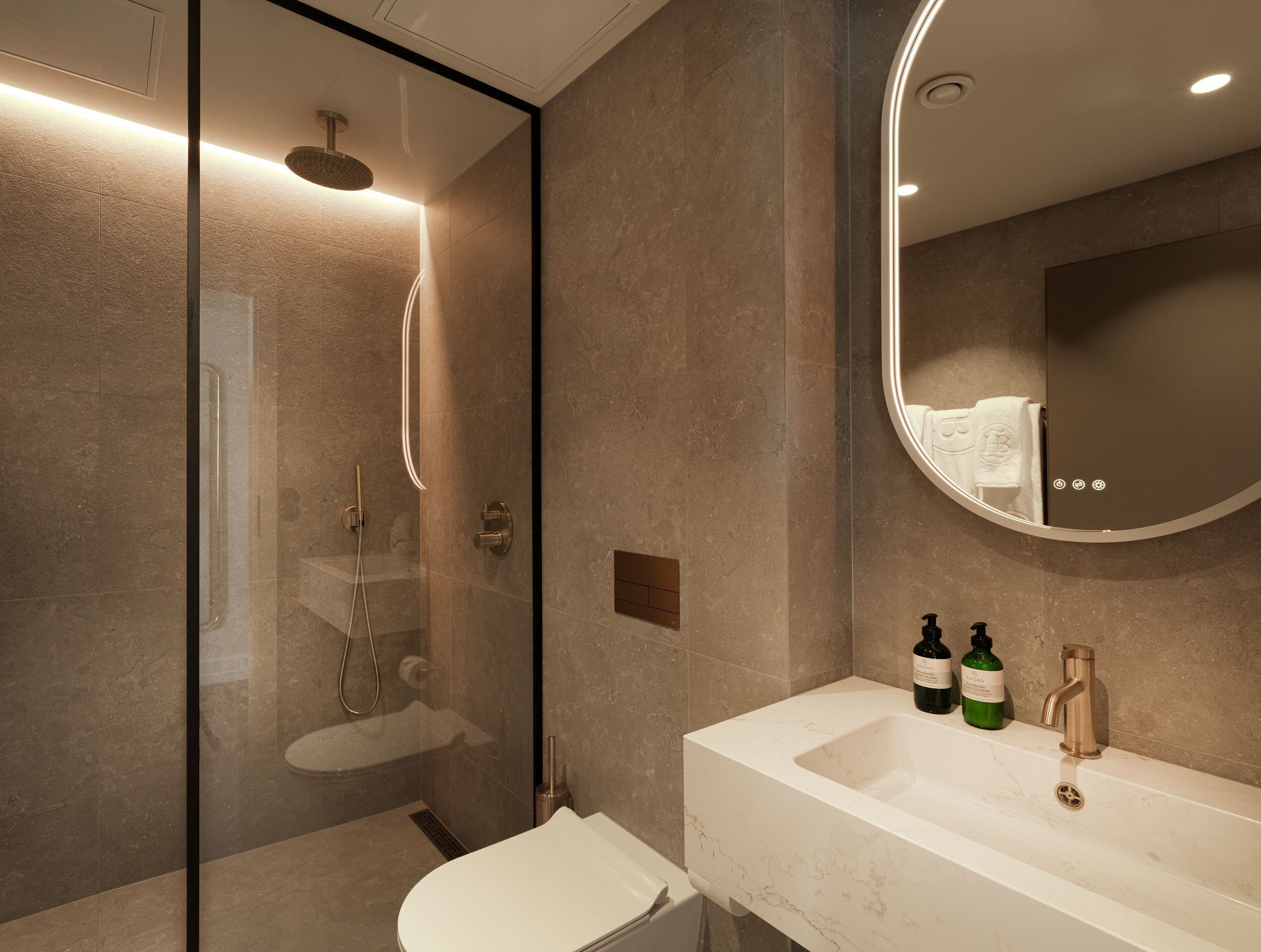 luxury double room | bathroom | free toiletries, hair dryer, bathrobes, towels