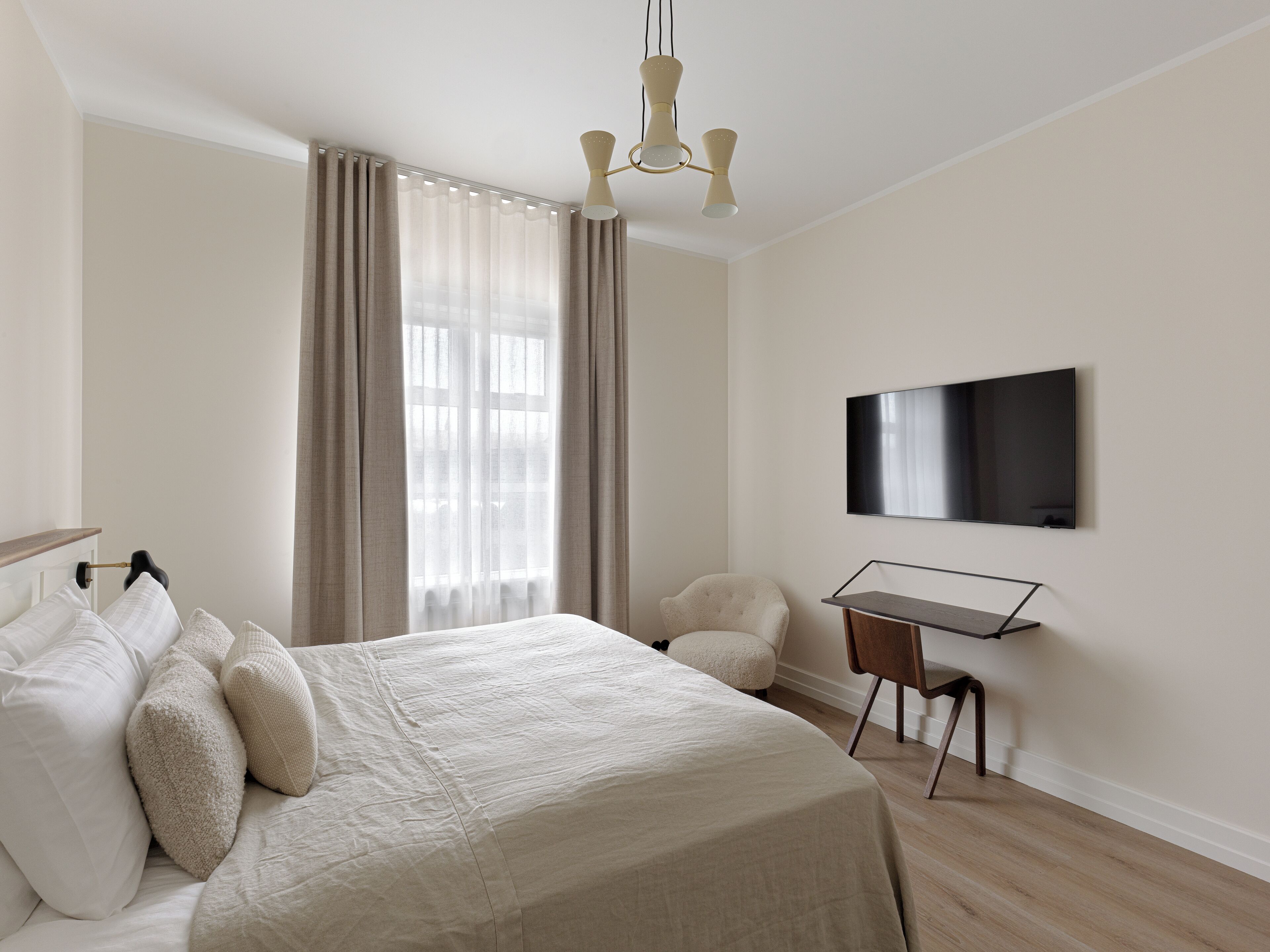 superior standard room | 1 bedroom, desk, laptop workspace, blackout curtains