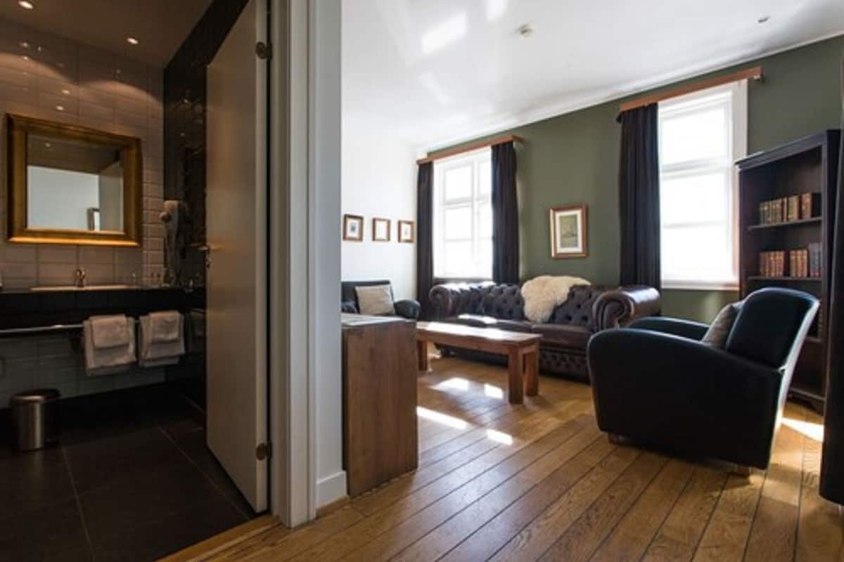 Habitación exclusiva doble | 1 dormitorio, escritorio, espacio para trabajar con un portátil