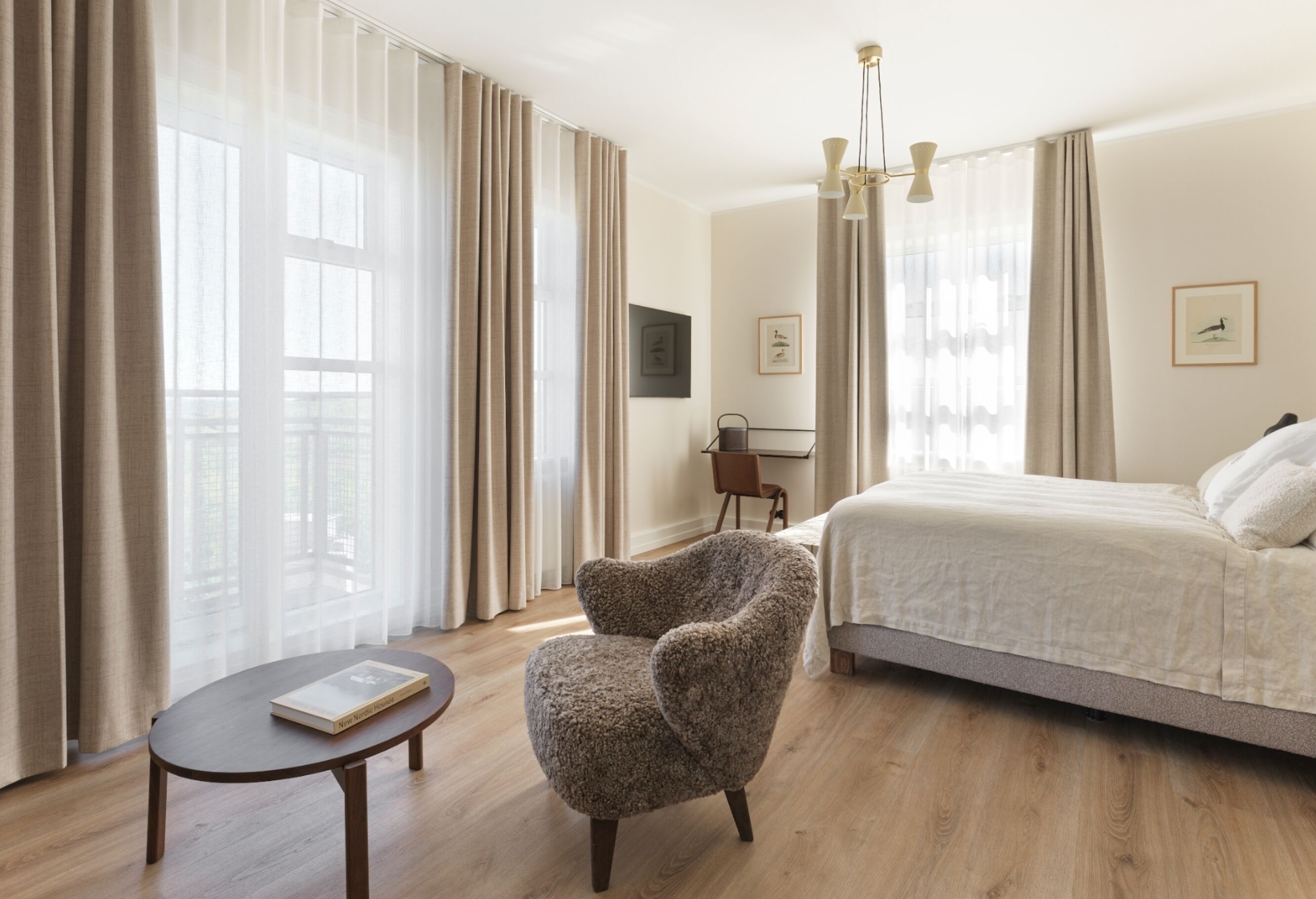 superior deluxe room | 1 bedroom, desk, laptop workspace, blackout curtains