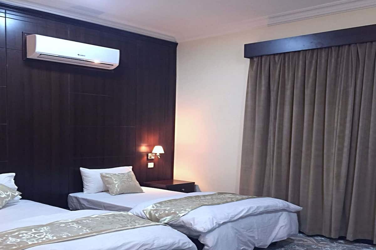 1 bedroom, in-room safe, iron/ironing board, free WiFi