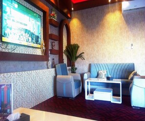 Lobby sitting area - Almasah Altaj Aparthotel 2 (Ha'il)