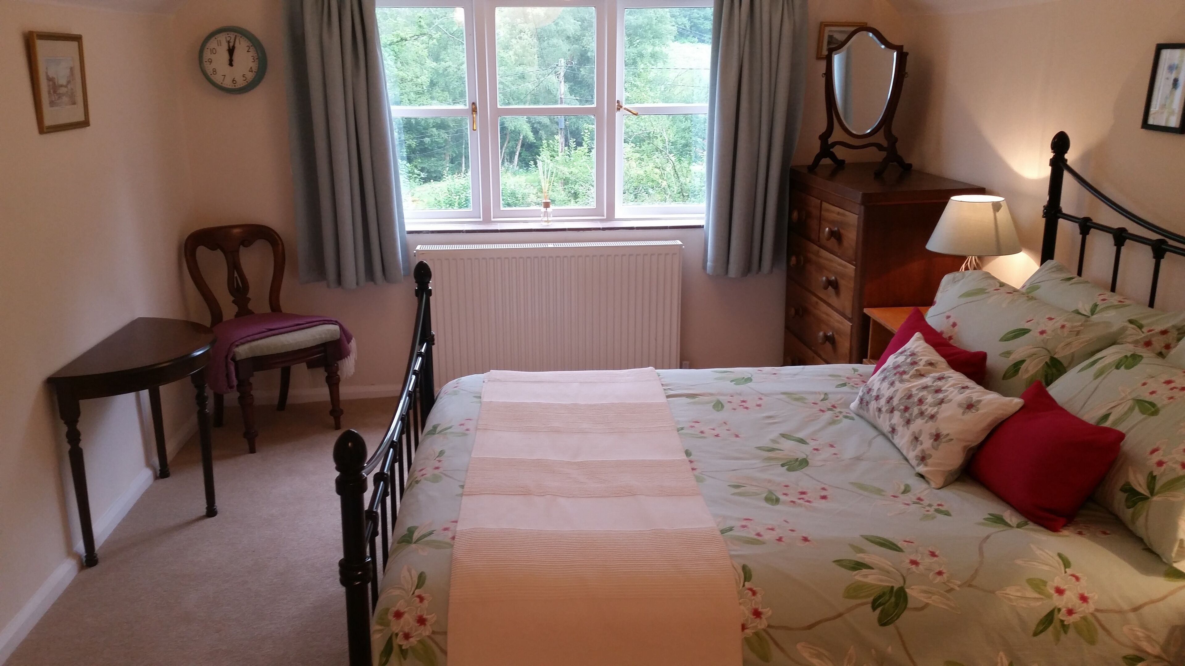 1 chambre, fer et planche à repasser, lit parapluie, Wi-Fi