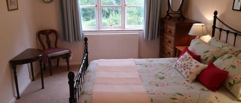 1 chambre, fer et planche Ă repasser, lit parapluie, Wi-Fi