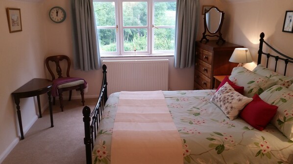 1 bedroom, iron/ironing board, travel cot, WiFi