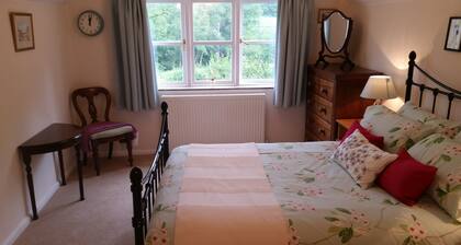 Charming English cottage, Ashdown Forest, excellent pub