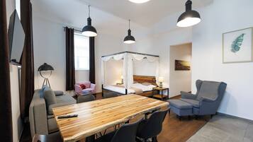 San Francisco Loft | Essbereich im Zimmer