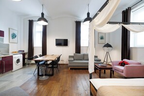 San Francisco Loft | ห้องนั่งเล่น | ทีวีจอแบน