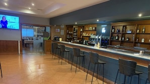 Bar (on property) - Hotel Ciudad de Plasencia (Plasencia)
