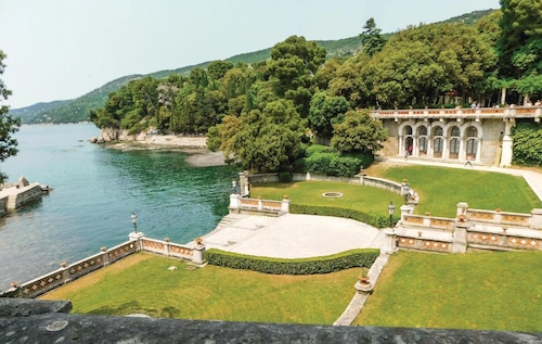 Cozy apartment in Corona GO with WiFi