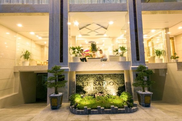 Mặt tiền nơi lưu trú