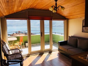 Apartment | Living area | LCD TV - Emin Butik Otel Amasra (Amasra)