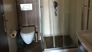 Shower, free toiletries, hair dryer, towels - Emin Butik Otel Amasra (Amasra)
