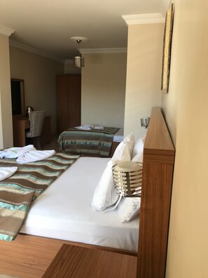 Dreibettzimmer