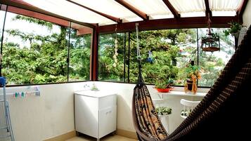 Apartamento luxo, 3 quartos, suíte, vista para o jardim | Sacada