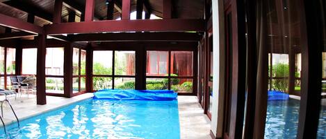 Piscine couverte