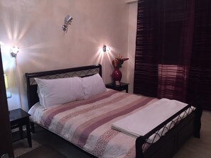 1 habitación, tabla de planchar con plancha y wifi gratis 