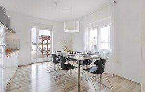 Dining - Gorgeous home in Pula (Pula)