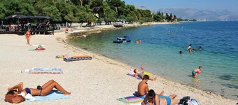 Nice home in Kastel Stari with WiFi