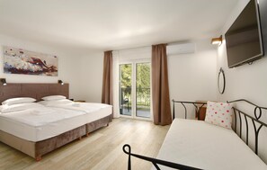 4 quartos, cofres nos quartos, berço de viagem, Wi-Fi de cortesia