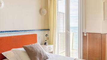 Chambre Simple Standard, vue mer | Coffres-forts dans les chambres, bureau, Wi-Fi gratuit, draps fournis