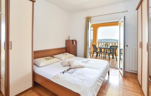 9 chambres, lit parapluie, Wi-Fi gratuit, draps fournis
