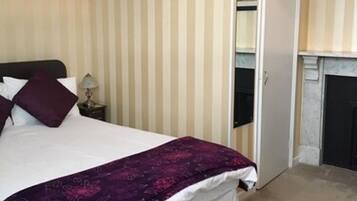 Double Room | Free WiFi, bed sheets