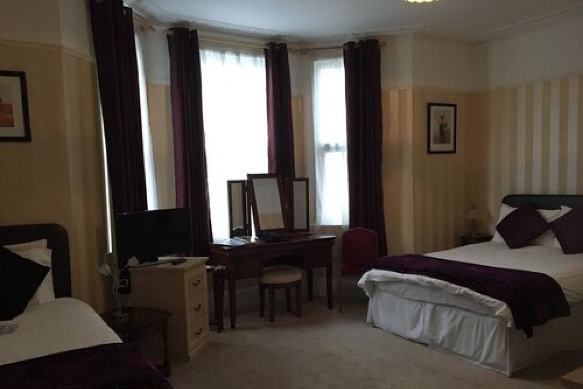 Family Room | WiFi (free), bed sheets