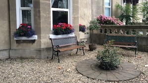 Property entrance - Avon Guest House (Bath)