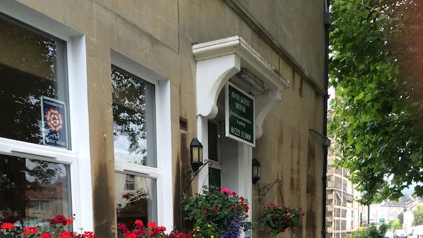 Property entrance - Avon Guest House (Bath)