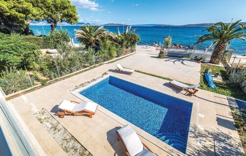 Luxurious home in Kastel Stafilic